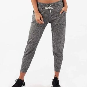 Vuori Women's Gray Jogger Pants - Size XS